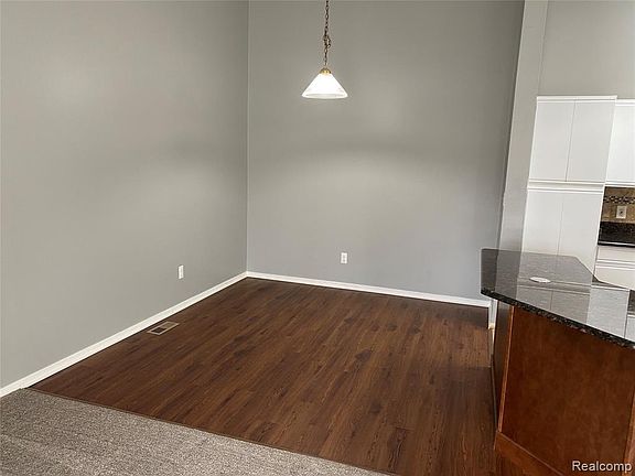 4th image of 1801 Vine Way Dr APT 8