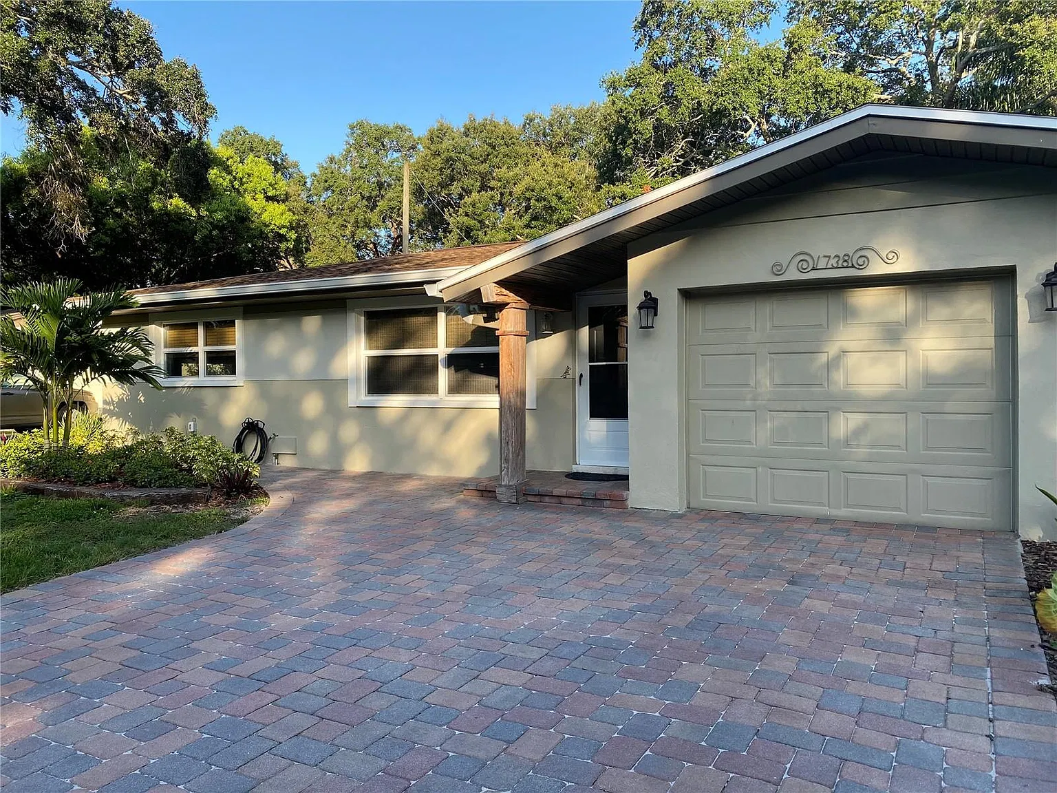 2 bed, 1.0 bath, 932 sqft, $2,500 — Photo 1