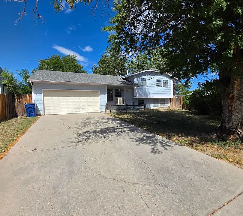 23 Queensbury Ct