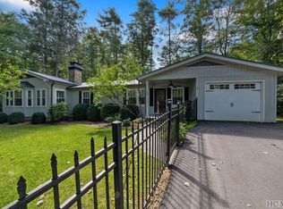 665 Smallwood Ave, Highlands, NC 28741