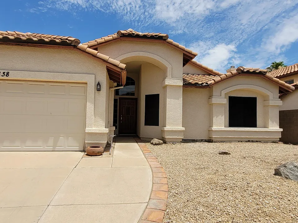 2838 E Calavar Rd