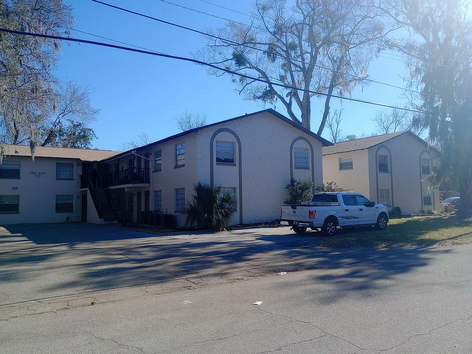 1221 Kennedy Rd #43