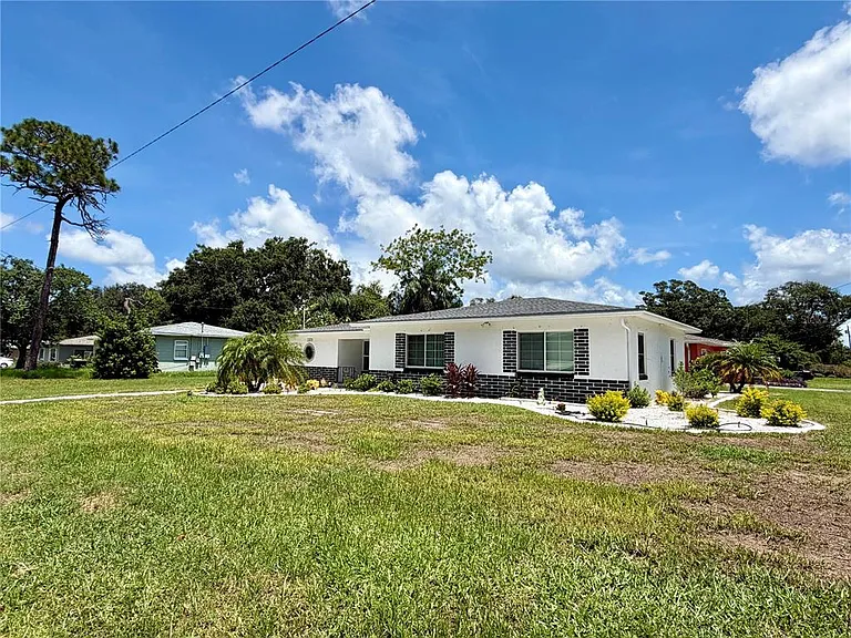 1109 S Betty Ln — Photo 20