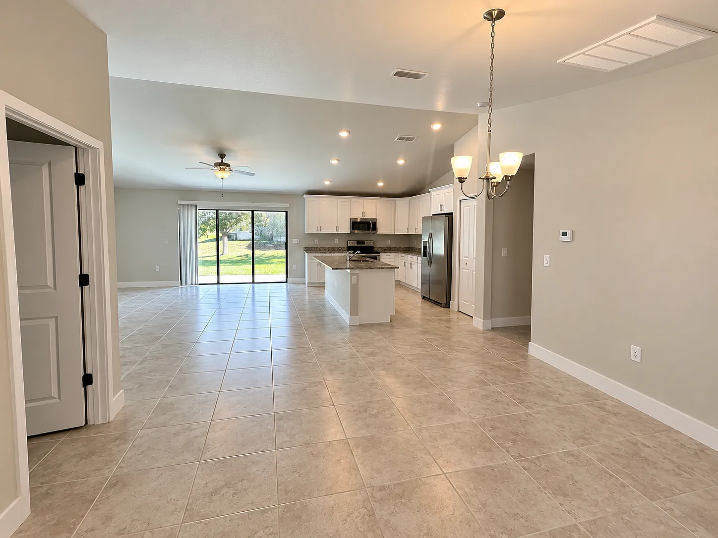 4 bed, 1742 sqft, $2,200 — Photo 3