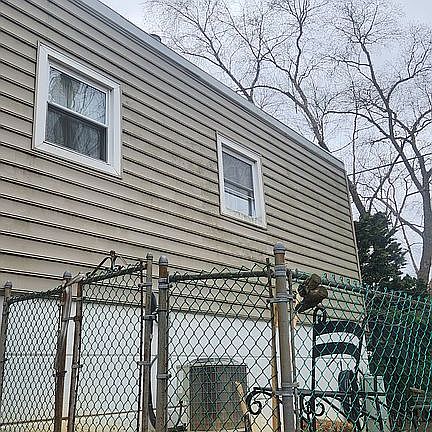 2nd image of 406 Avon Pl