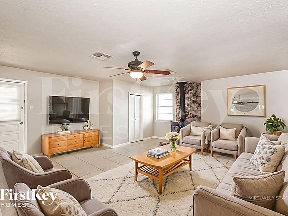 3rd image of 2202 Fairfax Dr