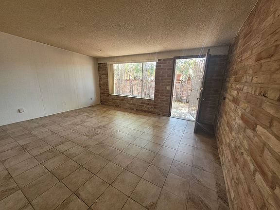 5th image of 1610 N Venice Ave
