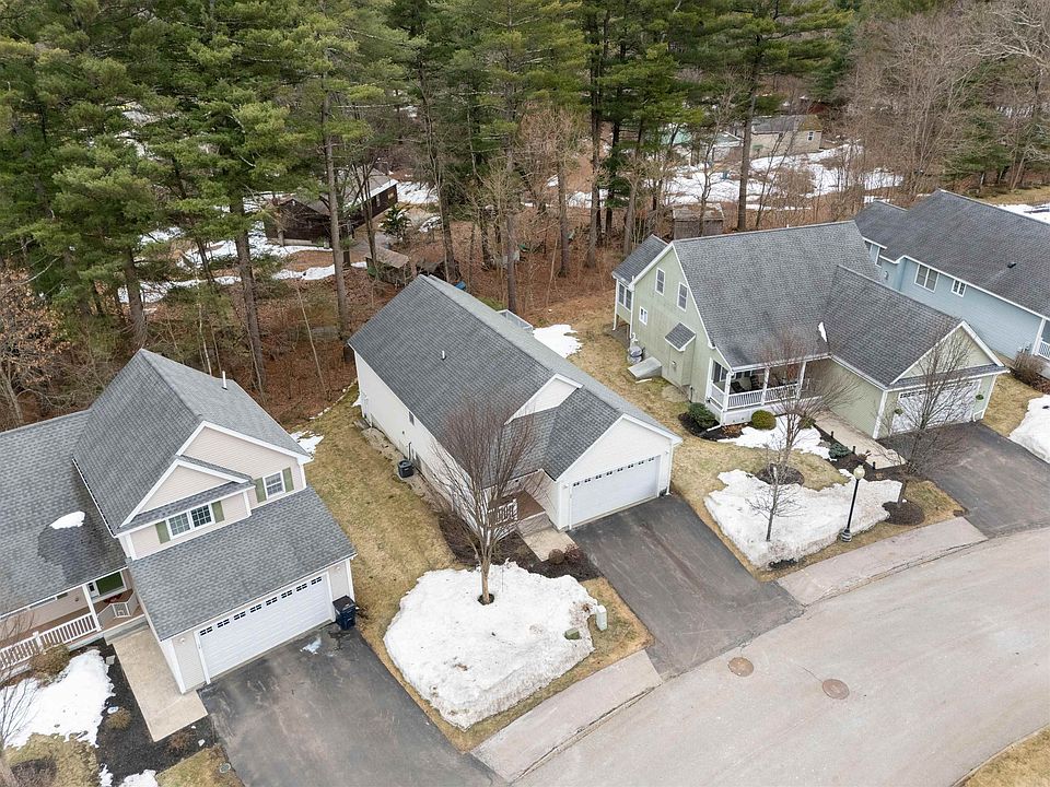 1st image of 40 Hollow Ridge Drive