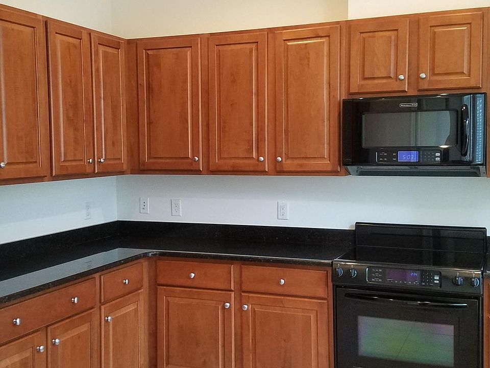 1st image of 360 Newbury Pl N