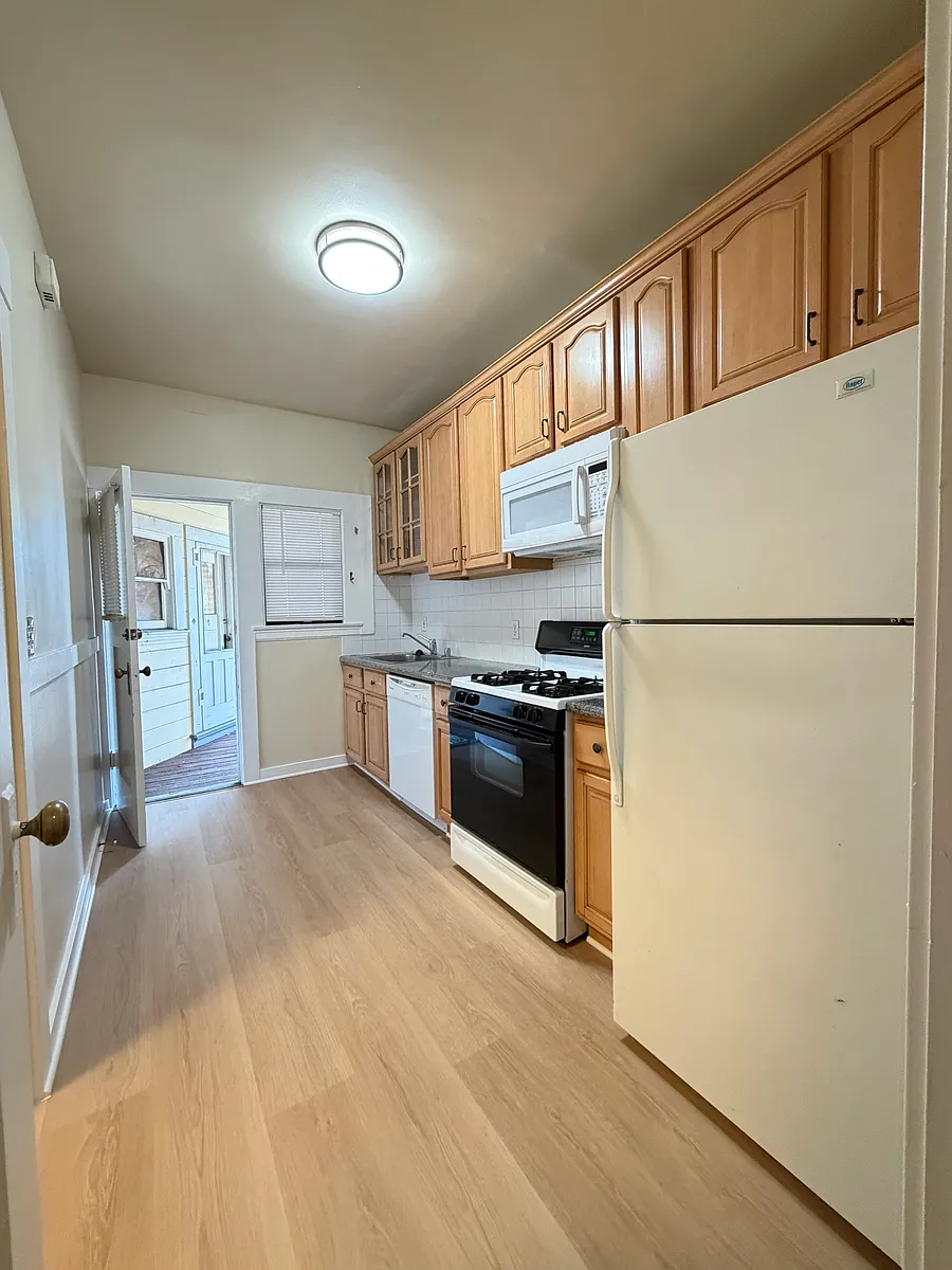 Building Photo - 5507 College Ave #5