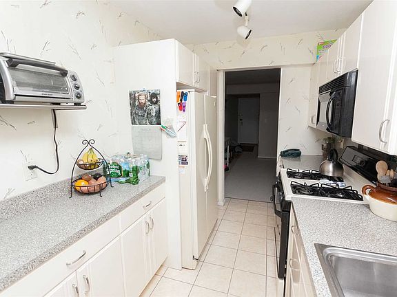 2nd image of 333 E Broadway APT 4C