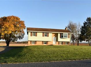 632 Newcomer Rd, Mount Joy, PA 17552