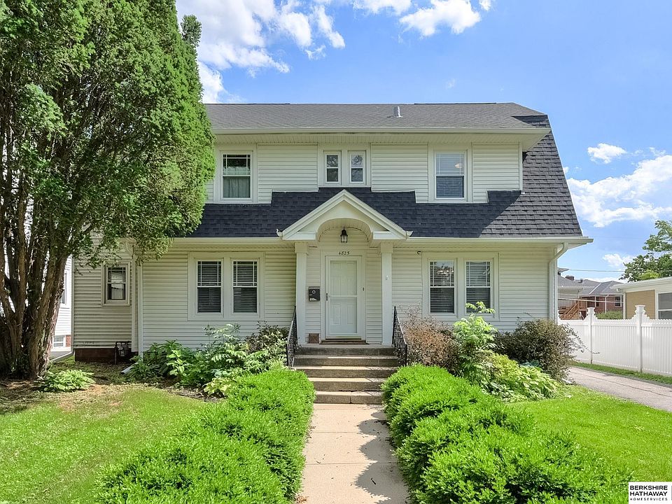 1st image of 4825 California St