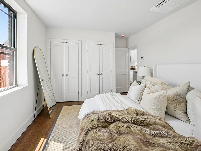 214 5th Ave #15 — Photo 7