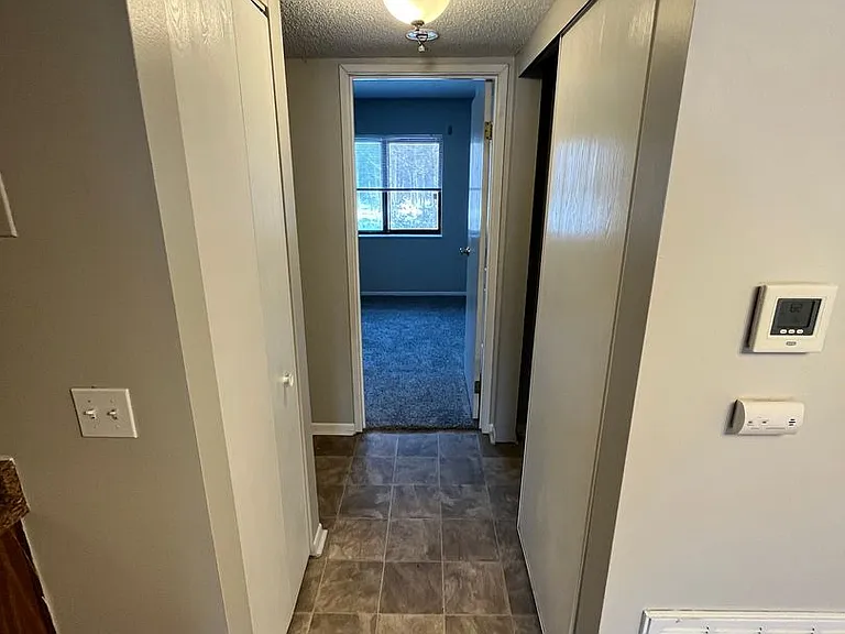 223 S Ivy Ln — Photo 6