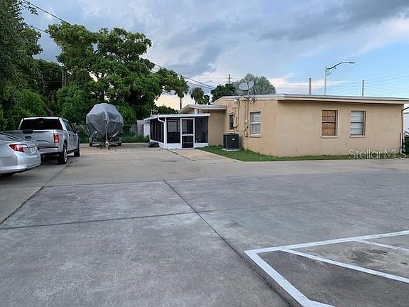 4th image of 10 S Semoran Blvd