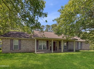 16213 Crestview Dr, Gulfport, MS 39503