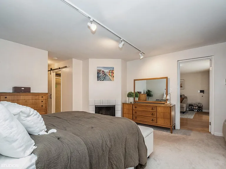 3732 N Pine Grove Ave #2BC — Photo 5