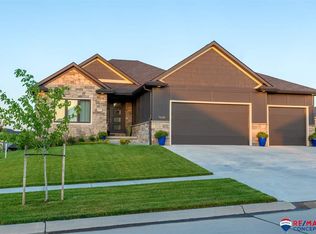 7640 S 64th St, Lincoln, NE 68516