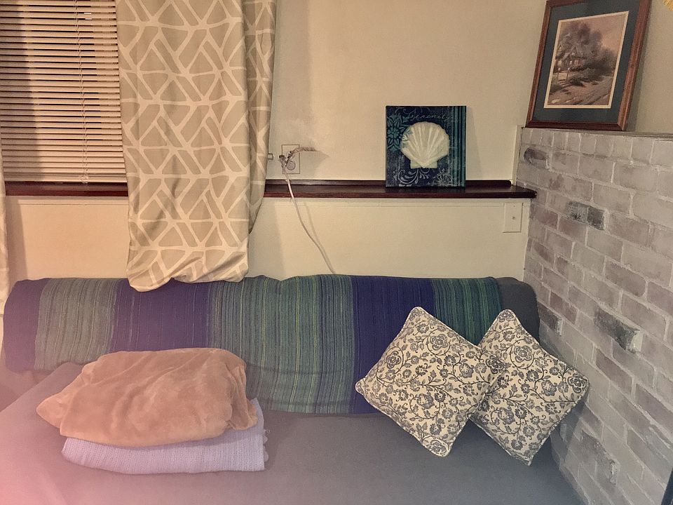2nd image of 5 Carmel Cir