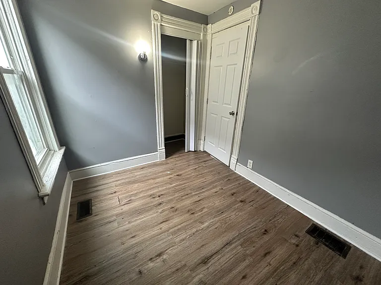 164 Elk St — Photo 6