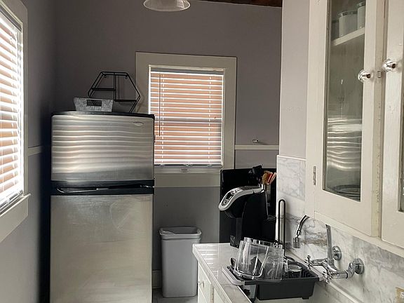 5th image of 517 W Summit Ave #2