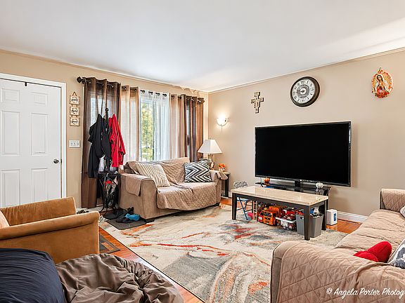 2nd image of 1746 Walnut Dr