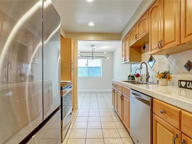 4637 Willis Ave #110 — Photo 14