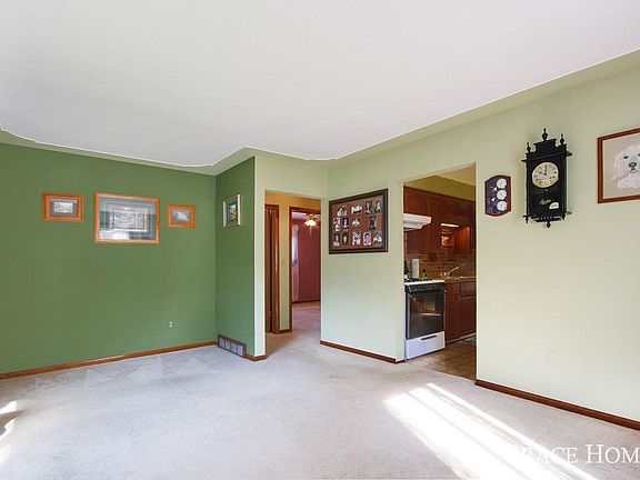 4th image of 4176 Madison Ave SE