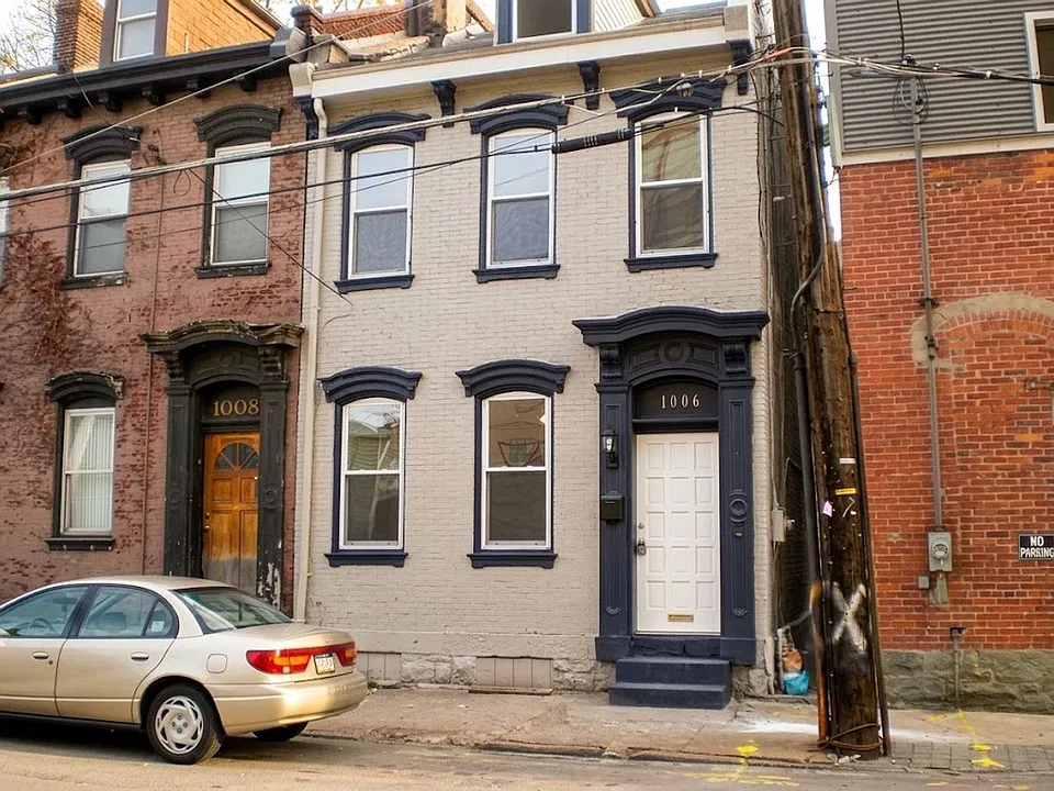 1006 Sarah St