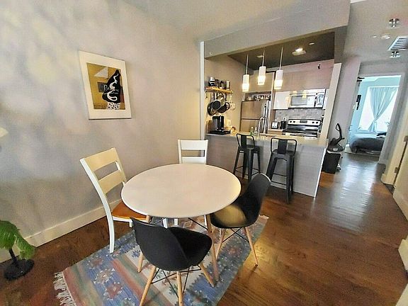 4th image of 577 Van Buren St #2C