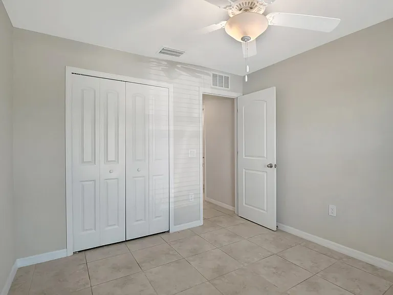 1014 Diplomat Pkwy W — Photo 25