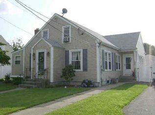 195 Mount Vernon Blvd, Pawtucket, RI 02861