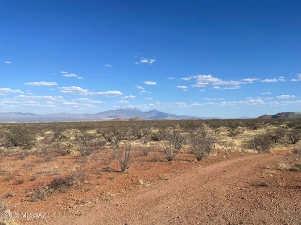 S Wright Brothers Way #2/3, Sahuarita, AZ 85629