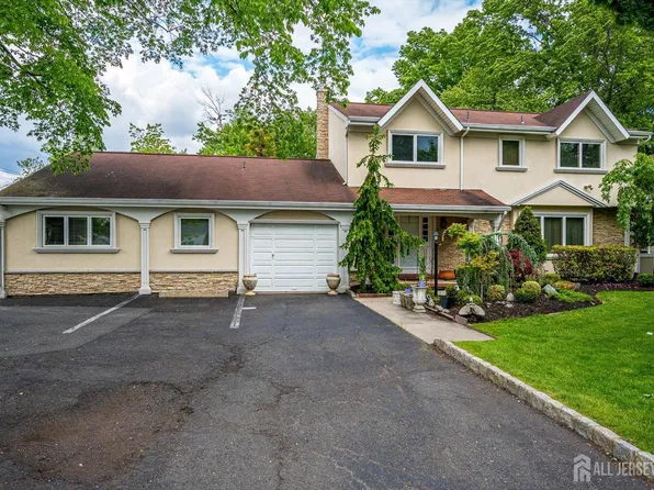 688 Grove Ave, Edison, NJ 08820