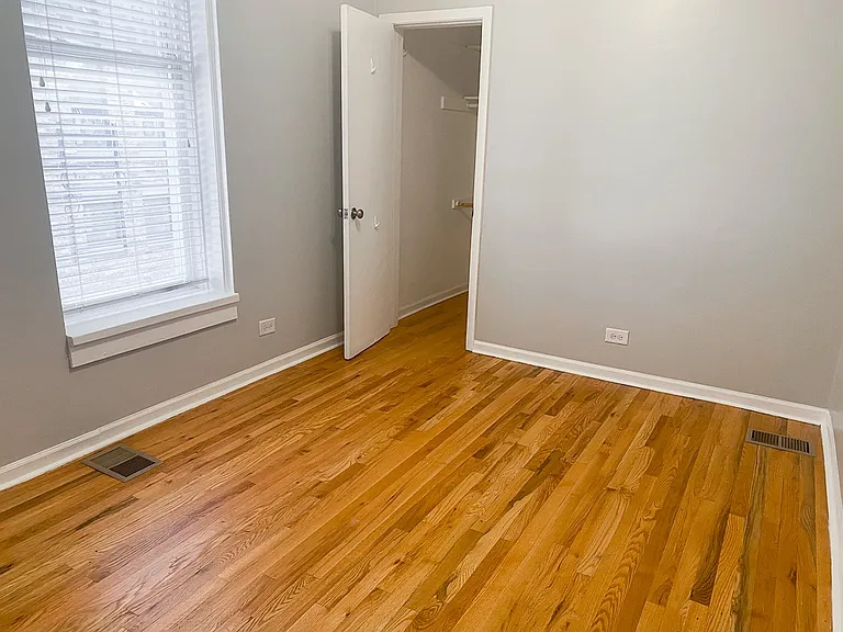 1514 N. Honore St./1500 N. Elk Grove — Photo 10