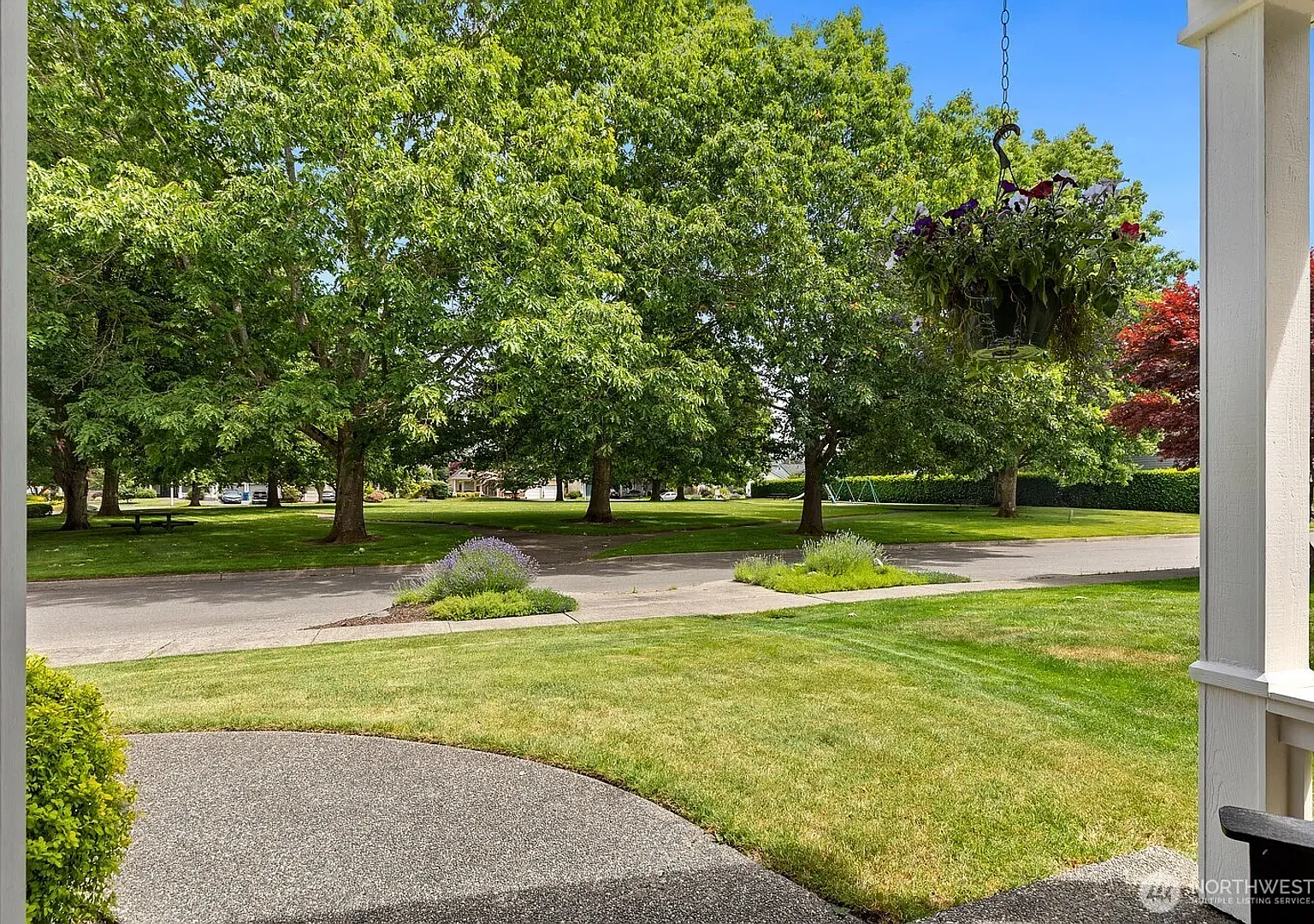 Charming 3-Bedroom Home in Magnuson Place — Photo 3