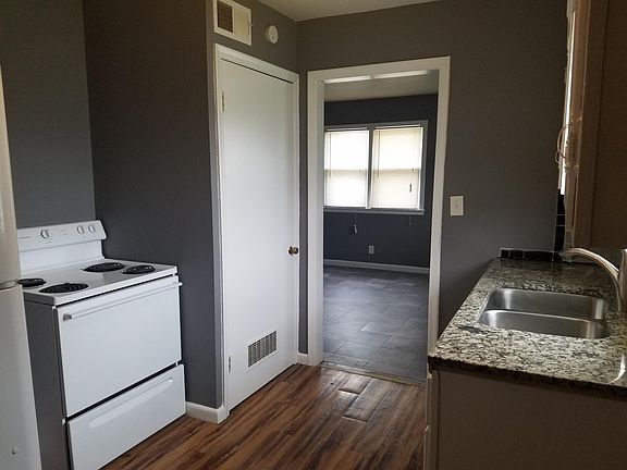 2nd image of 4204 Fisher St
