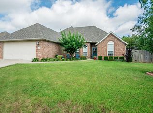 112 Skinner St, Rogers, AR 72719