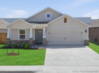 11406 E 93rd Pl, Owasso, OK 74055