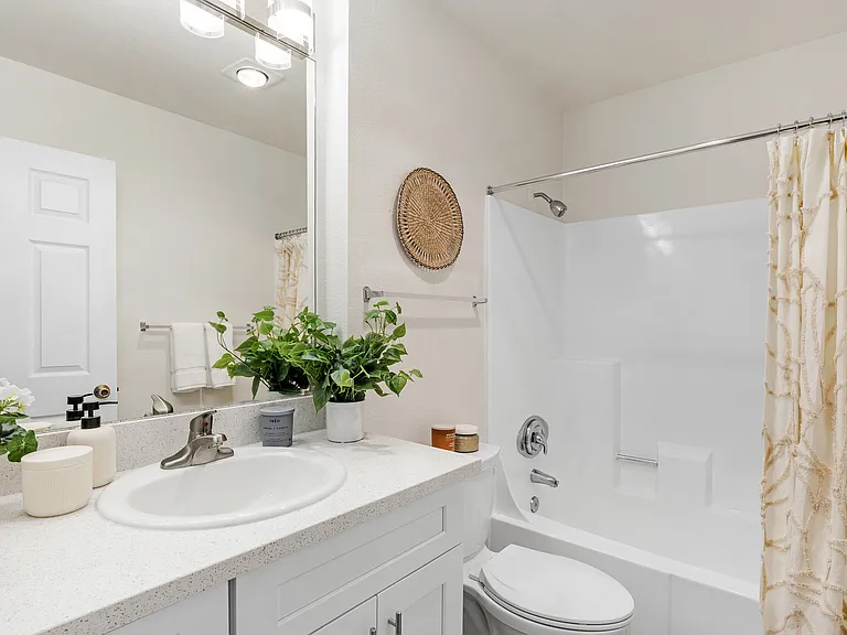Sommerset Apartments — Photo 19
