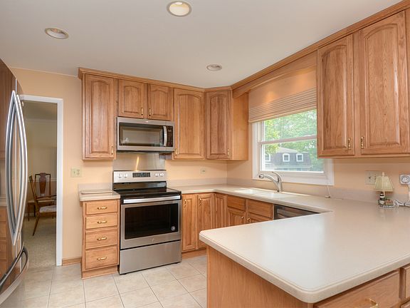 3rd image of 1119 W Pintail Ct