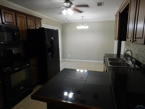 4th image of 2204 Woodbine Dr