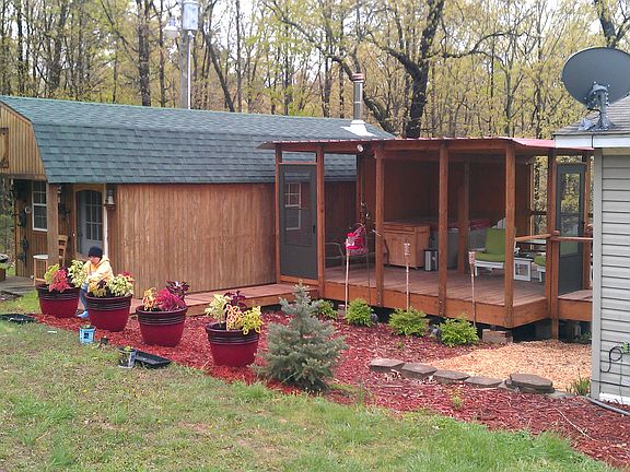 Cabin/Hot tub deck