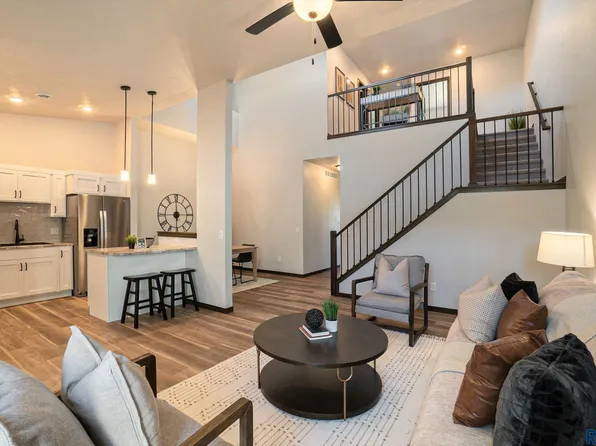 2305 E Cama Pl, Sioux Falls, SD 57108