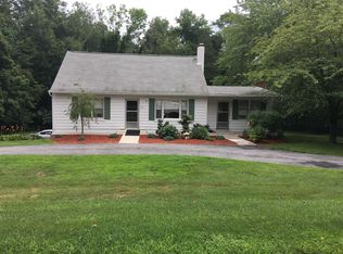 32 Frances Dr, Katonah, NY 10536