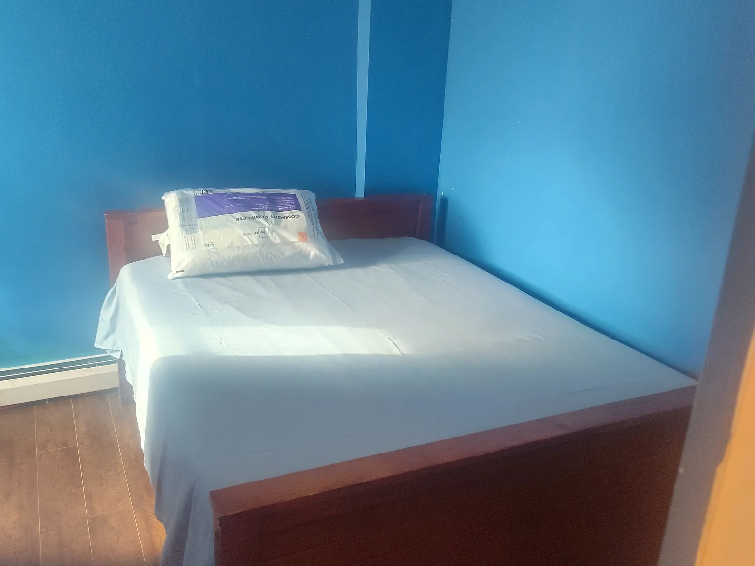 1 bed, 1.5 bath, 195 sqft, $700 — Photo 2