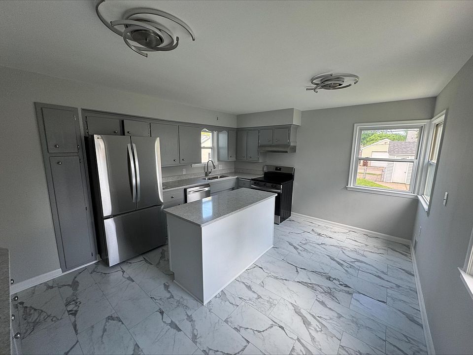 1st image of 146 Dale St W