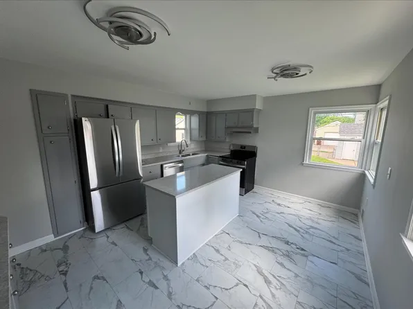 146 Dale St W, South Saint Paul, MN 55075