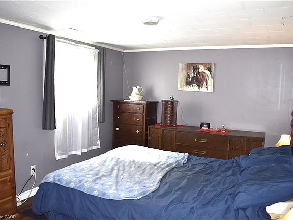 3rd image of 36 Woodhouse Ave